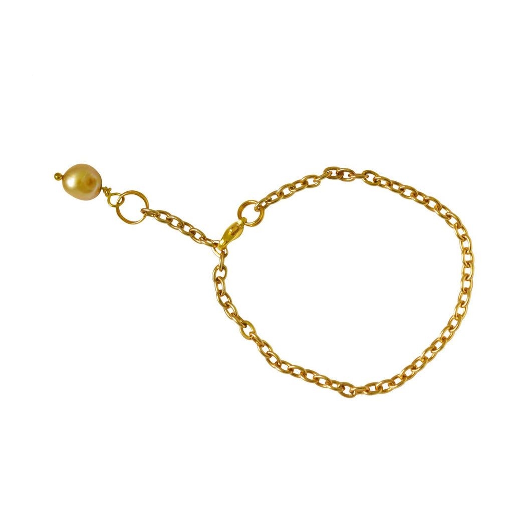 Gold freshwater pearl adjustable bracelet or anklet on gold plated chain | by Ifemi Jewels - Cityz Atelier lumiere