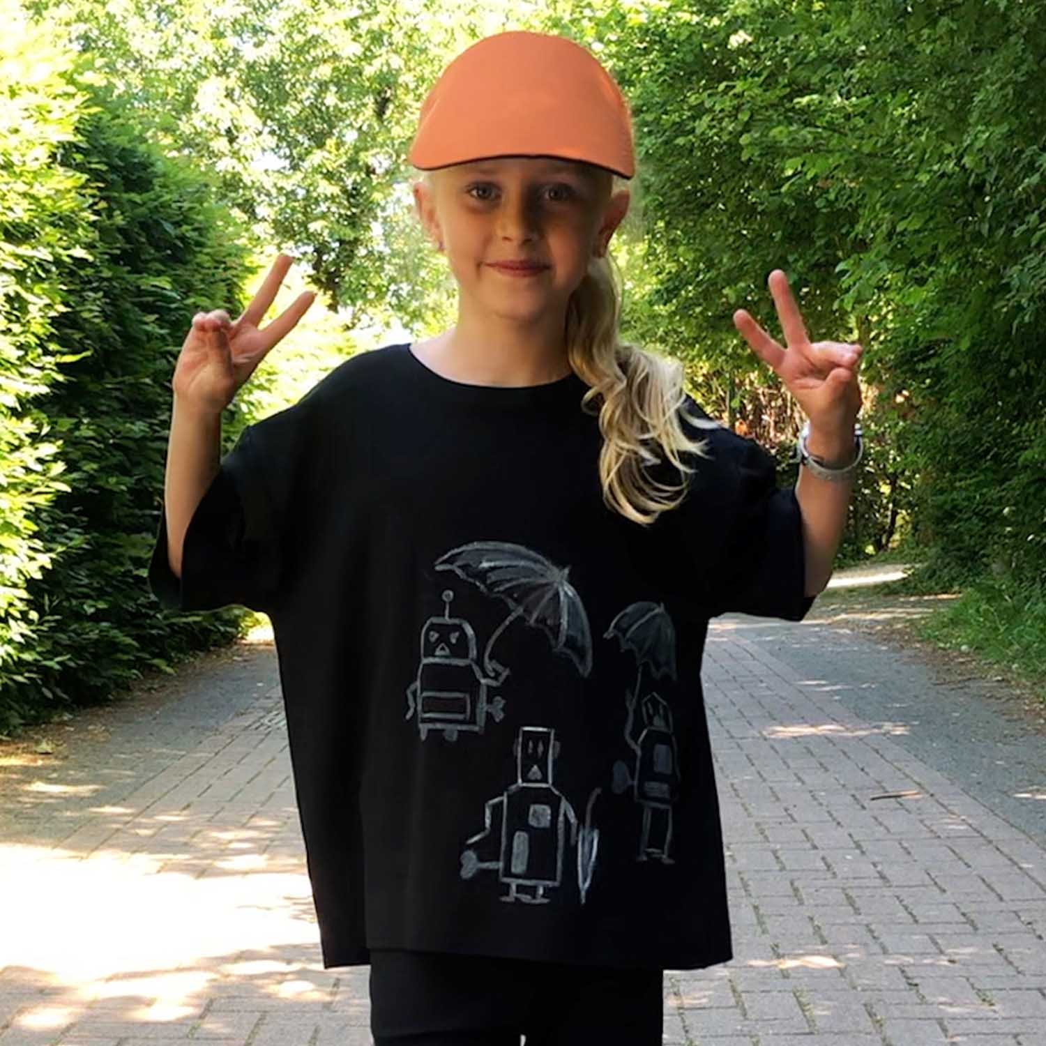 Hand-Painted Oversized Black T Shirt for Kids - Cityz Atelier lumiere